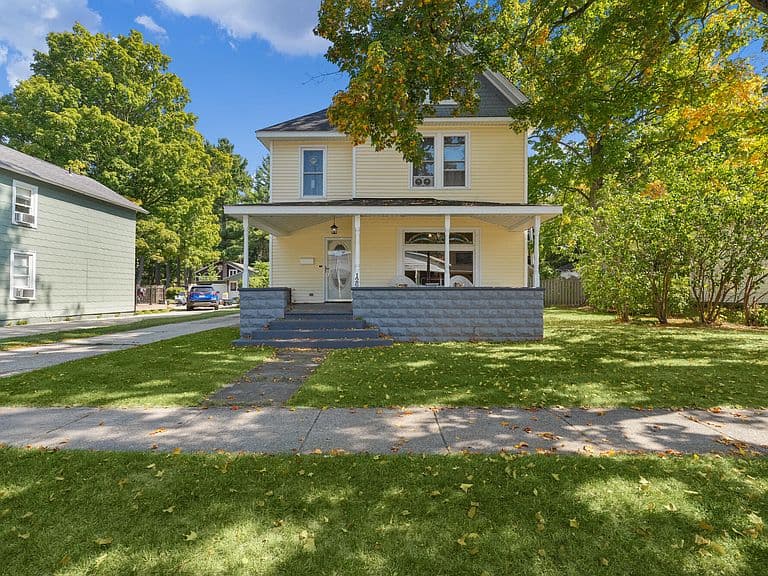 Listing photo 4