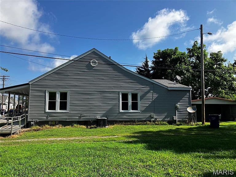 Listing photo 3