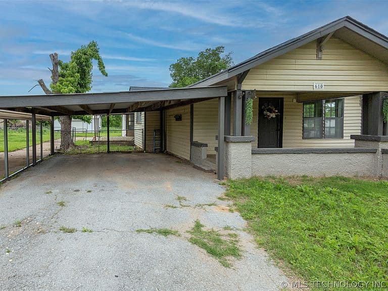 Listing photo 3