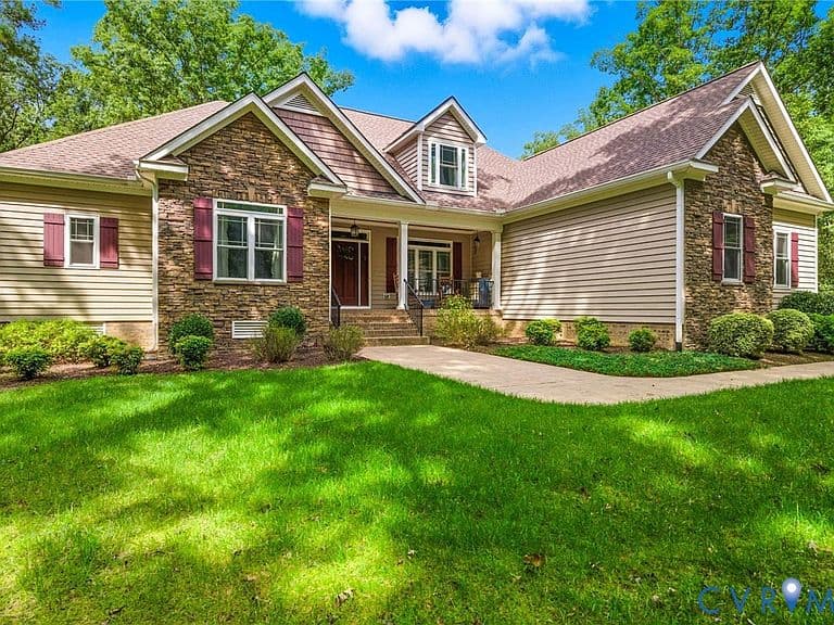 Listing photo 2