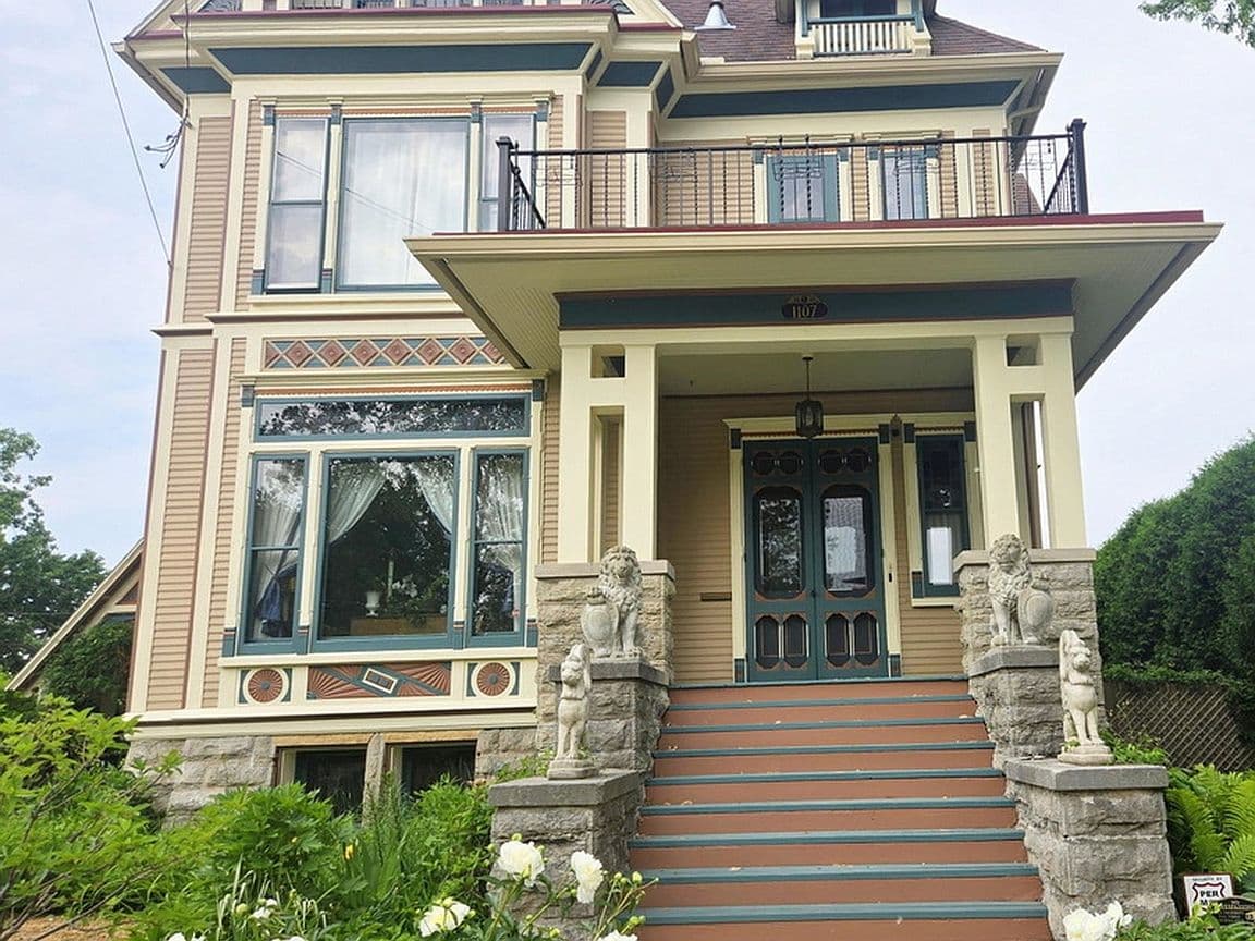 Primary listing photo