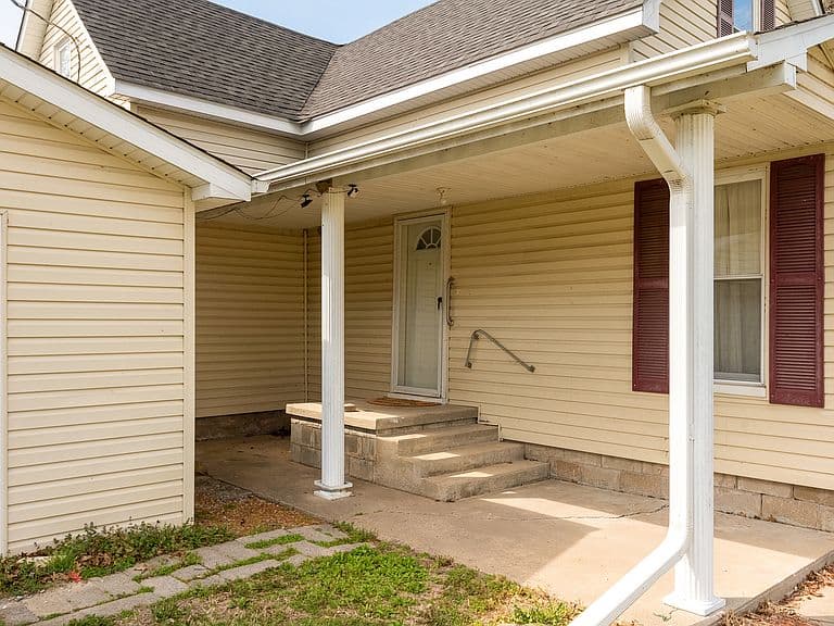 Listing photo 4