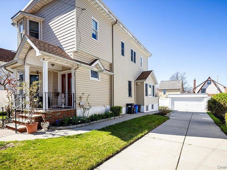 Listing photo 4