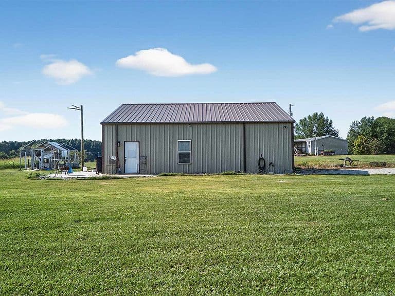 Listing photo 5