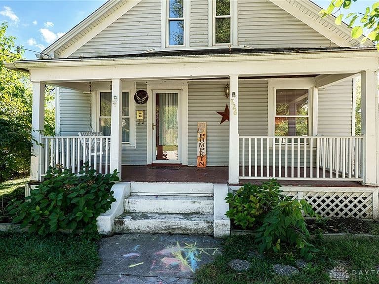 Listing photo 2