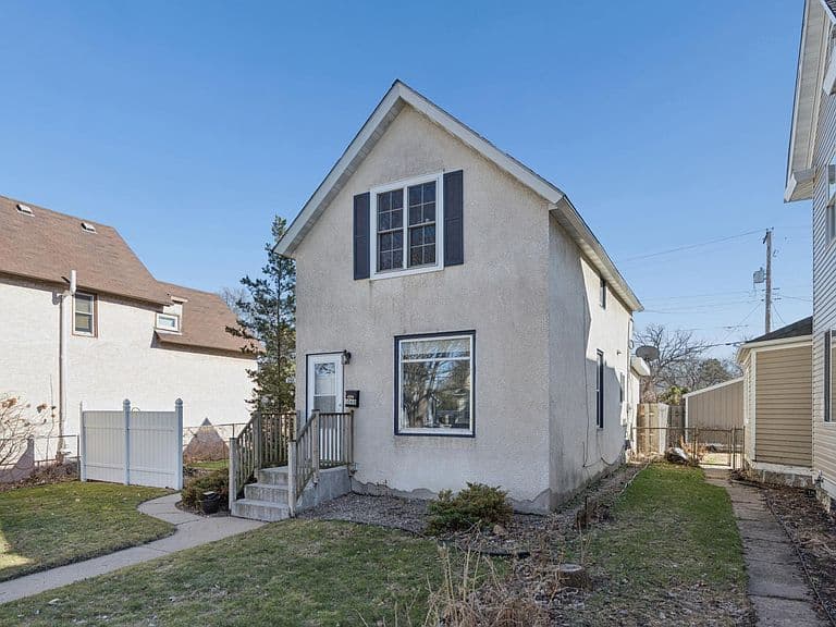 Listing photo 3