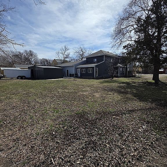 Listing photo 4
