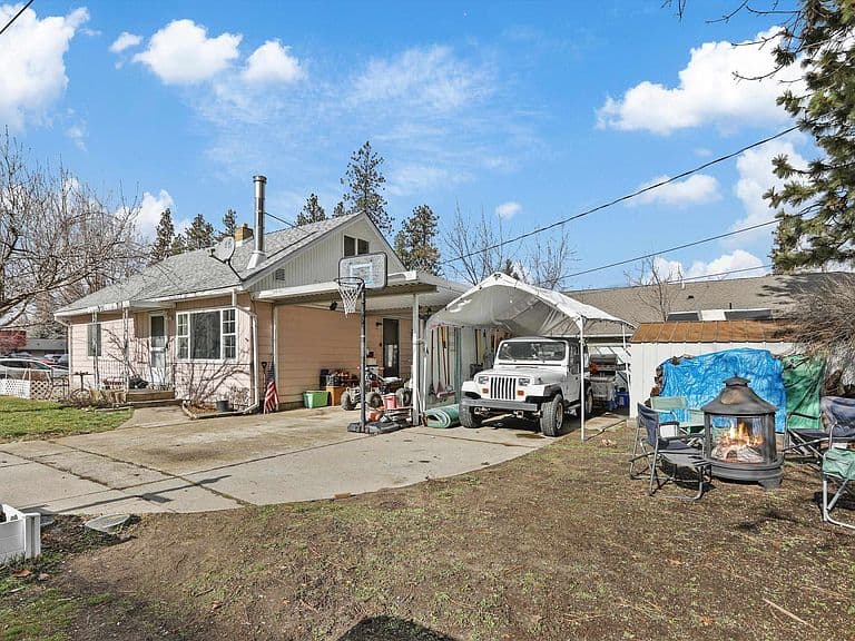 Listing photo 4