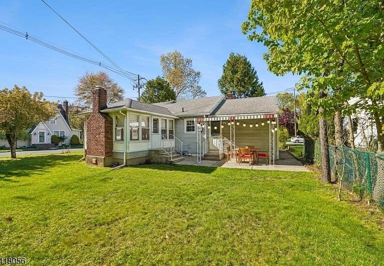 Listing photo 5