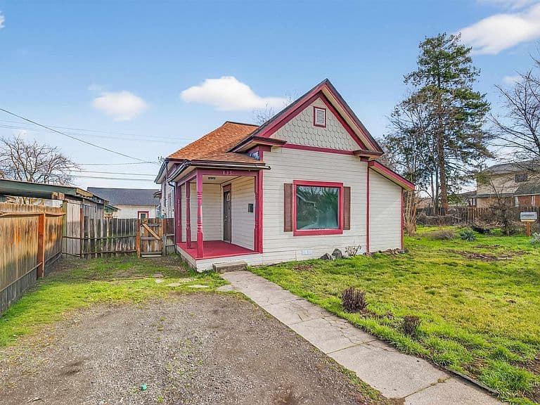Listing photo 2