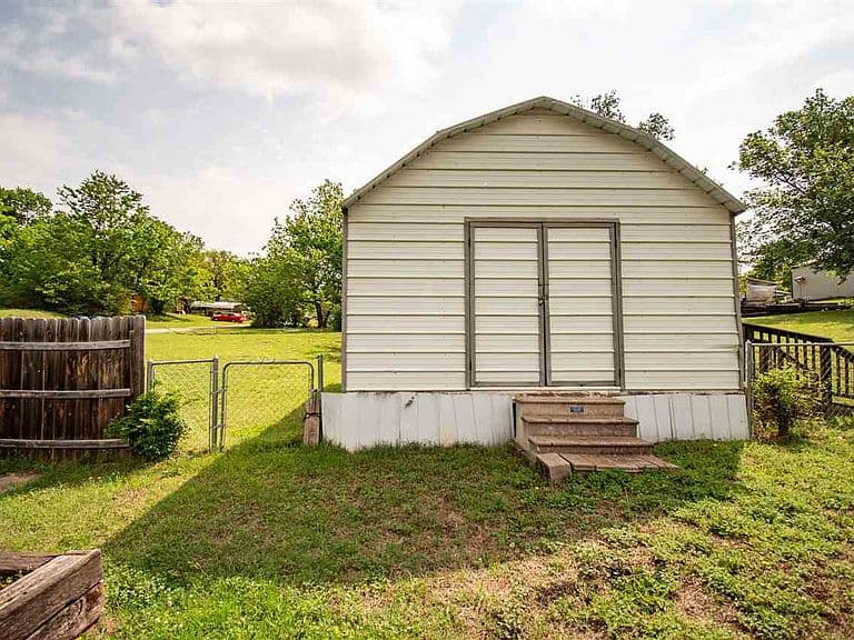Listing photo 5