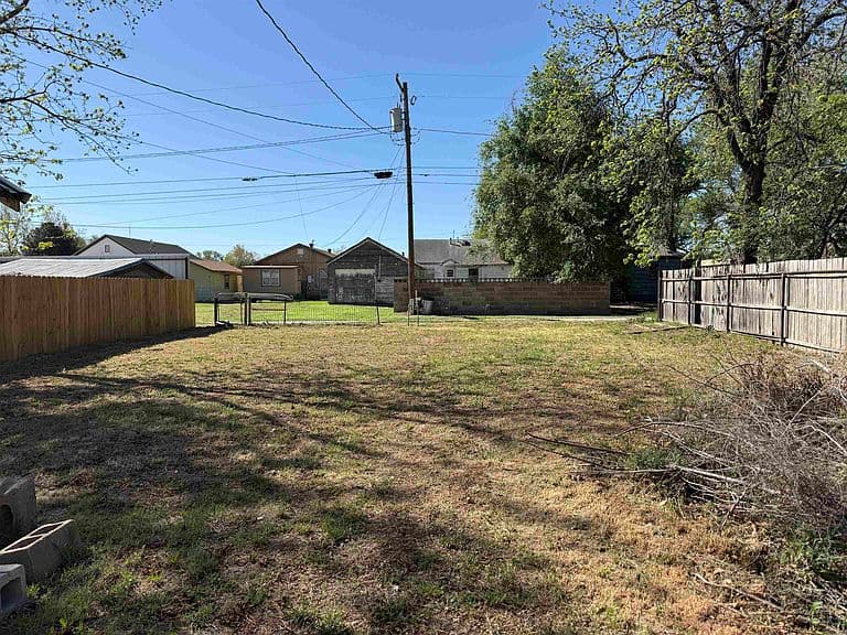 Listing photo 3
