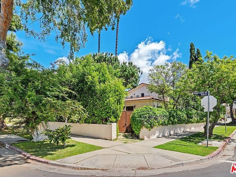 Listing photo 3