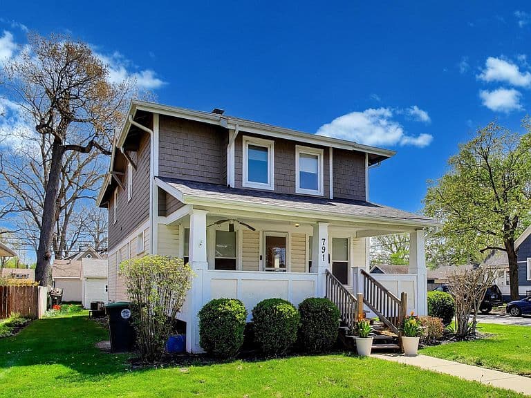 Listing photo 2