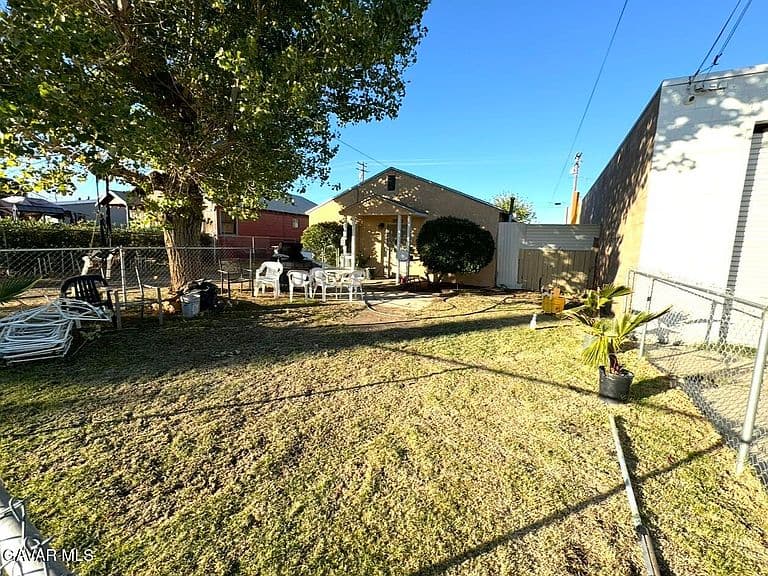 Listing photo 4