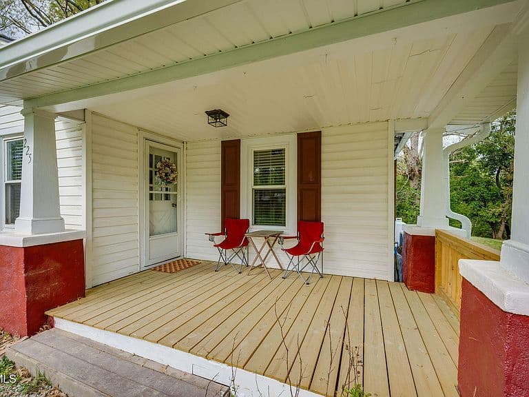 Listing photo 4