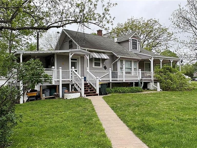 Listing photo 2
