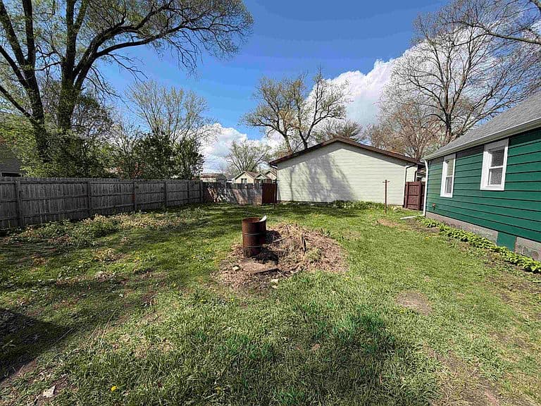 Listing photo 3