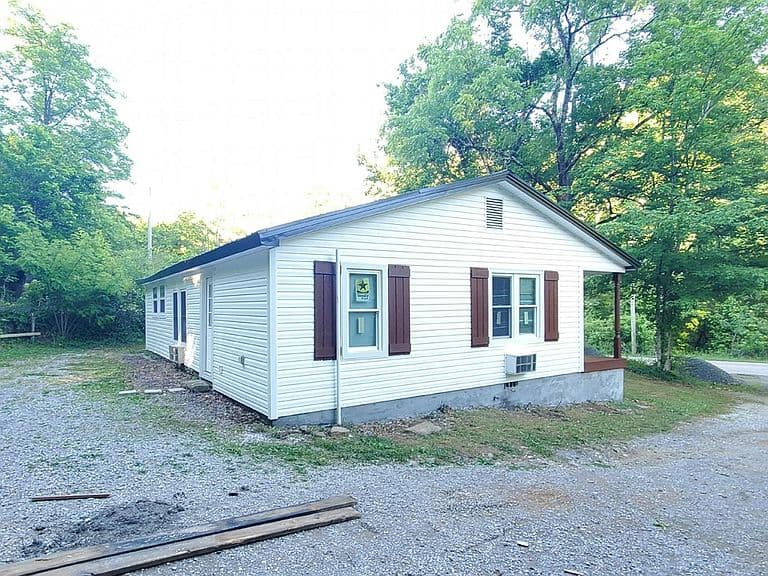 Listing photo 5