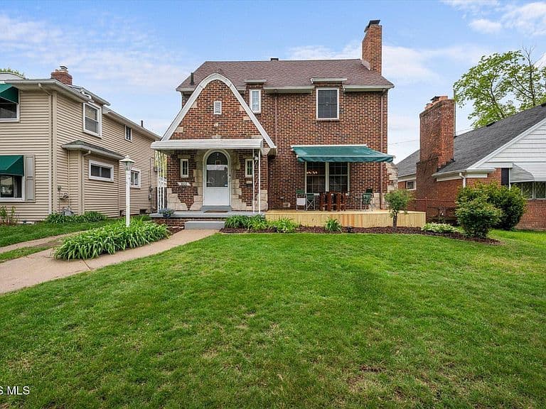 Listing photo 3