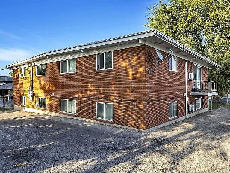 Listing photo 3