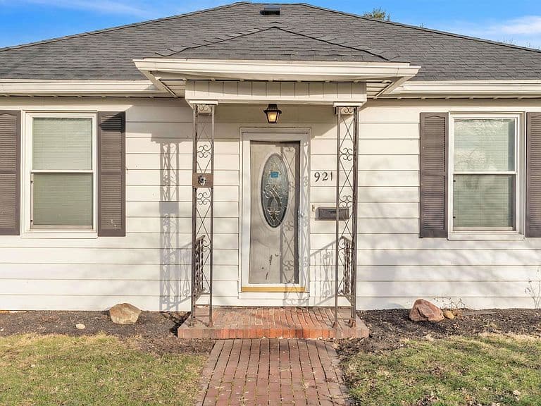 Listing photo 3