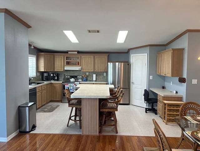 Listing photo 3