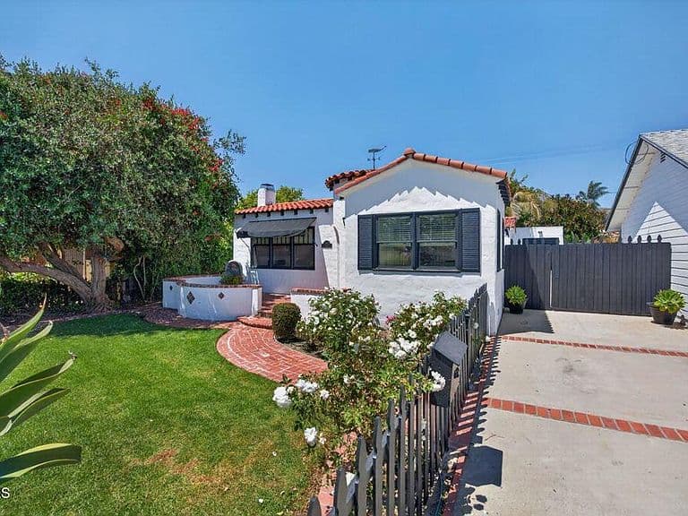 Listing photo 2