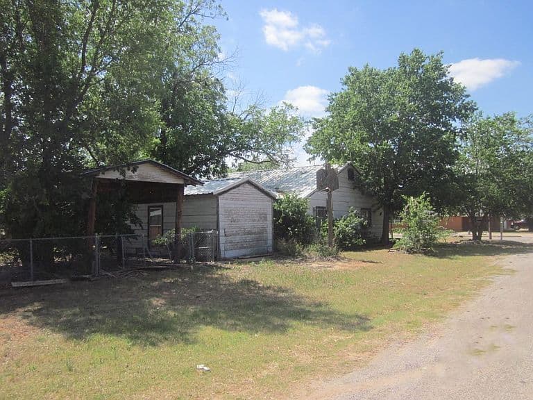 Listing photo 5