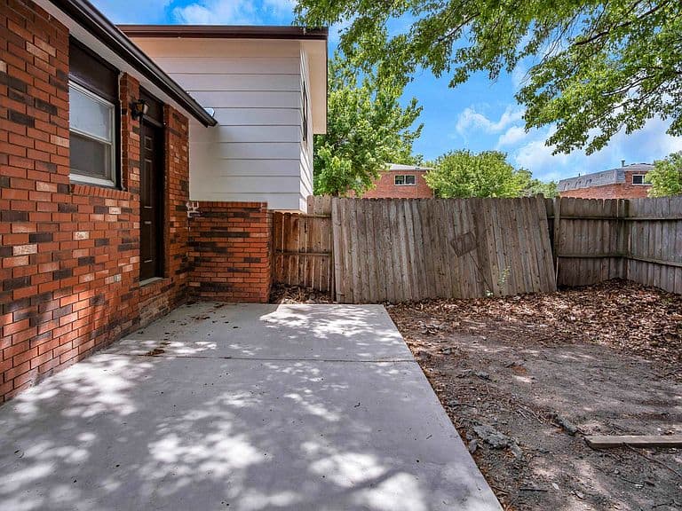 Listing photo 5