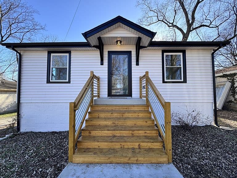 Listing photo 2