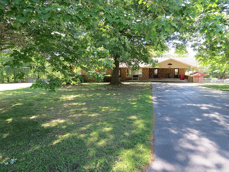 Listing photo 4