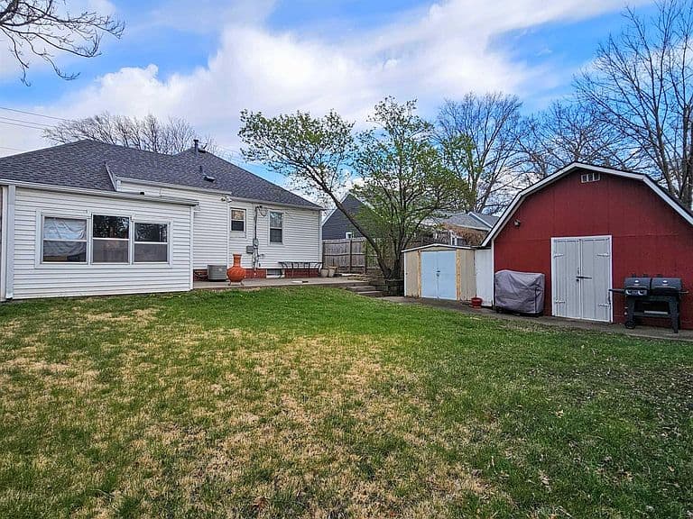 Listing photo 3