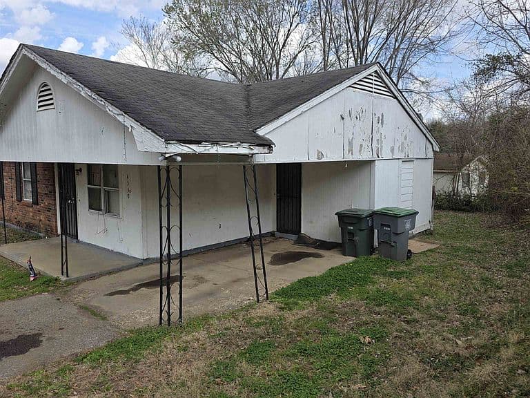 Listing photo 2