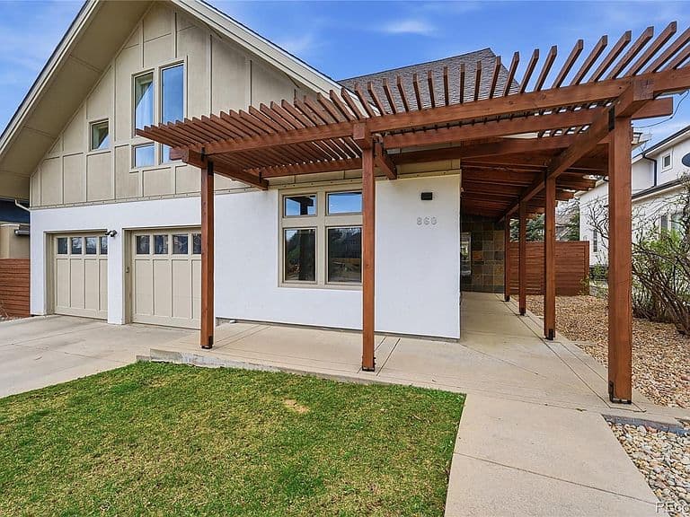 Listing photo 2