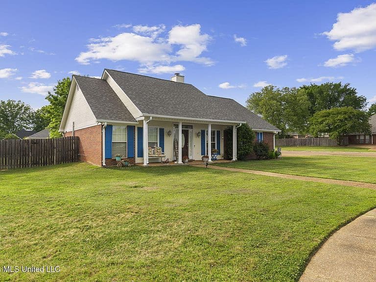 Listing photo 4