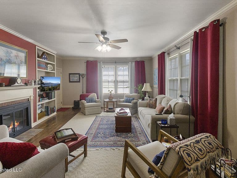 Listing photo 4