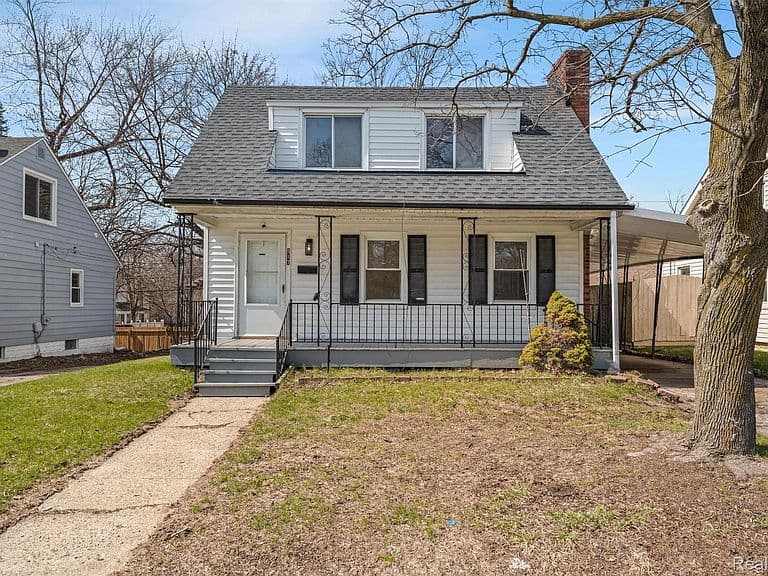Listing photo 3