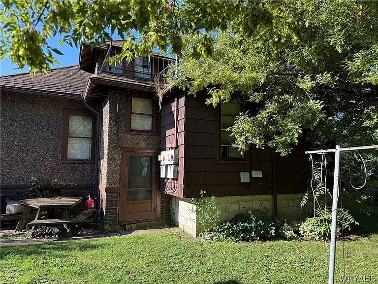 Listing photo 5
