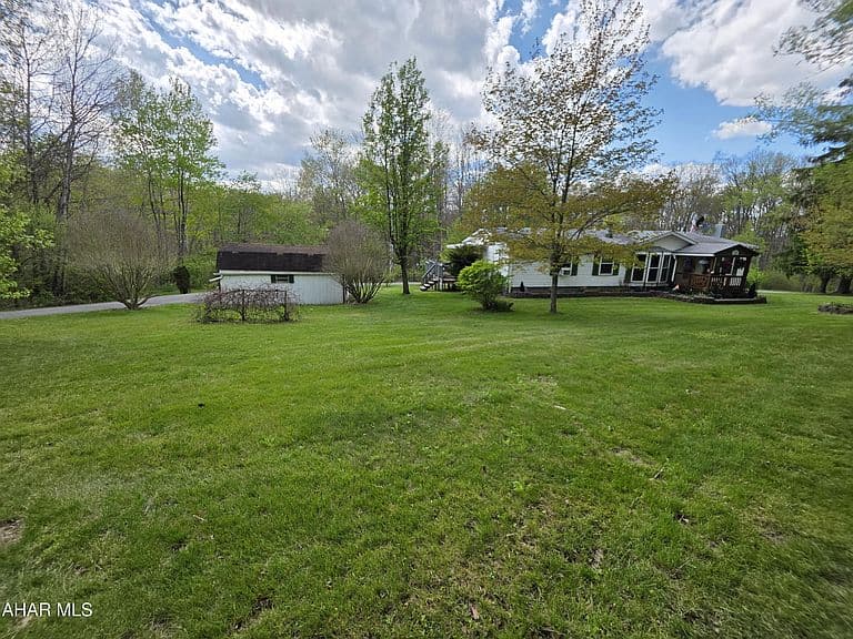 Listing photo 5