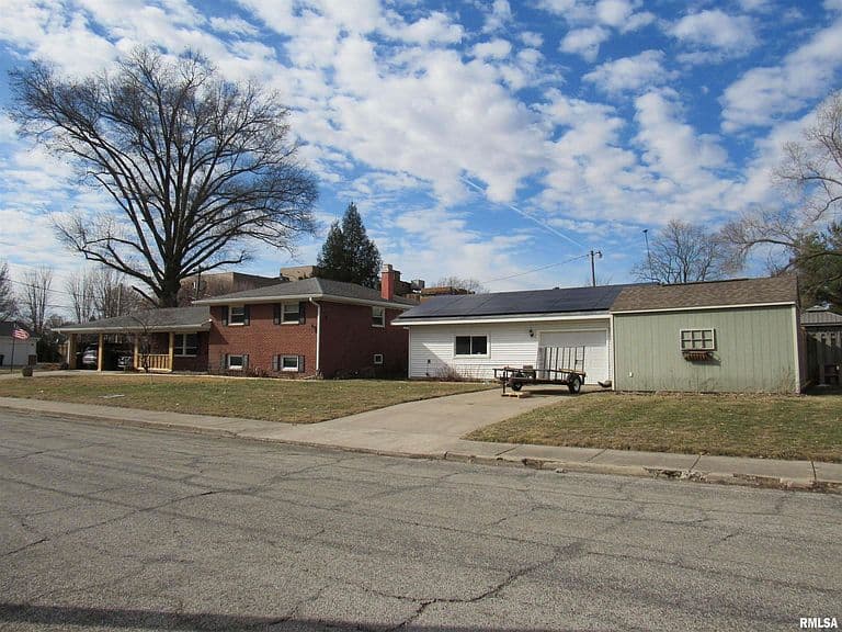 Listing photo 4