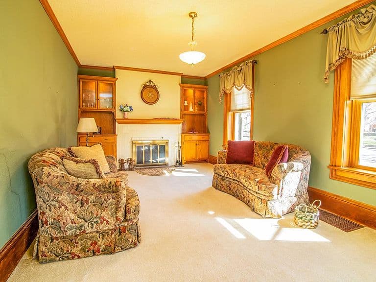 Listing photo 5