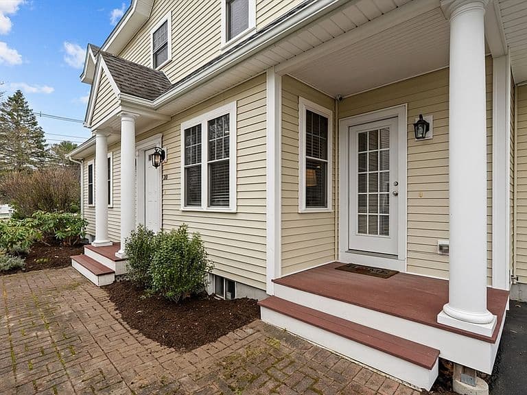Listing photo 4