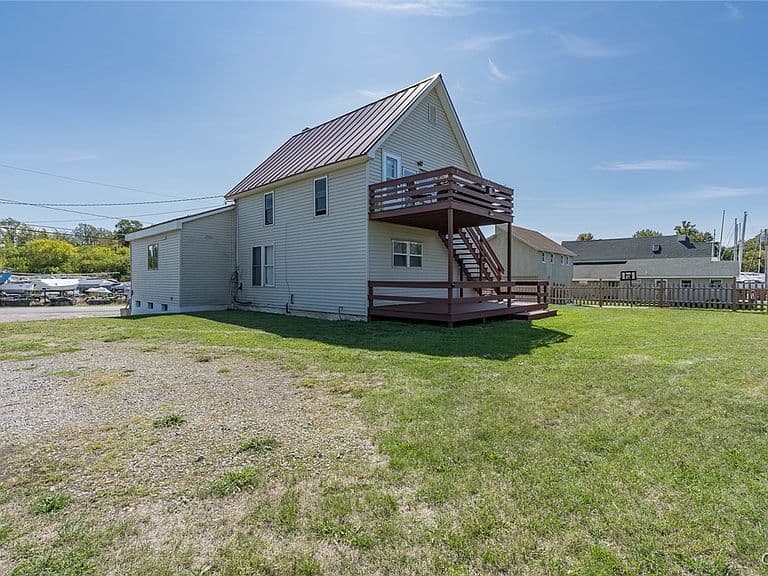 Listing photo 3