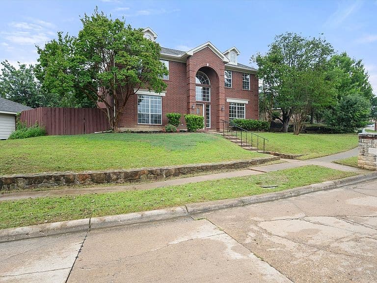 Listing photo 3