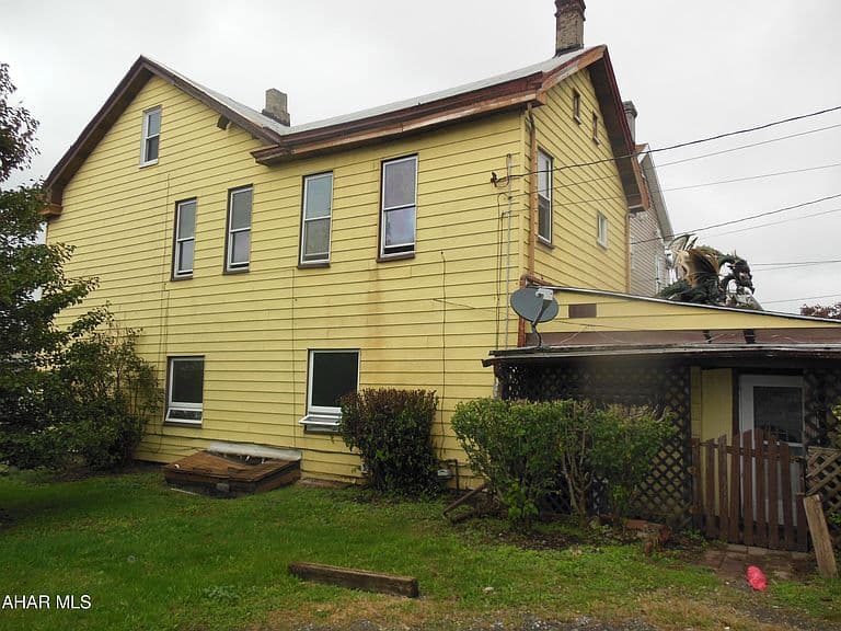 Listing photo 5