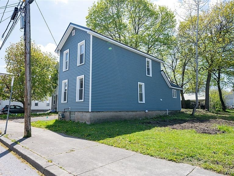 Listing photo 4