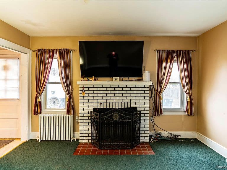 Listing photo 5