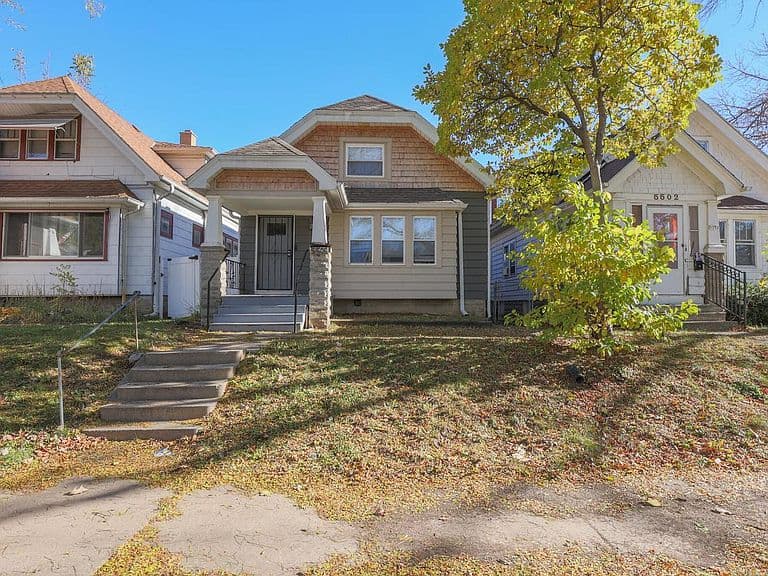 Listing photo 2