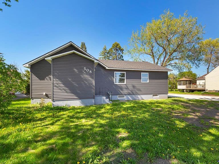 Listing photo 3